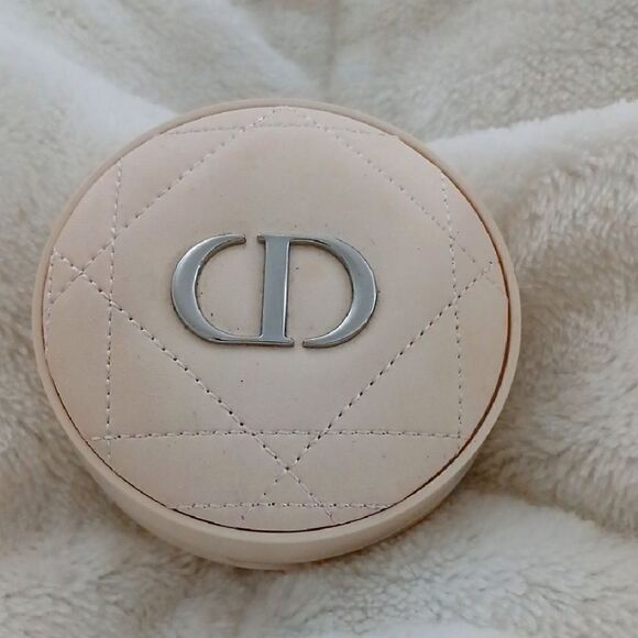 Christian Dior Cream Quilted Round Case - Picture 1 of 5